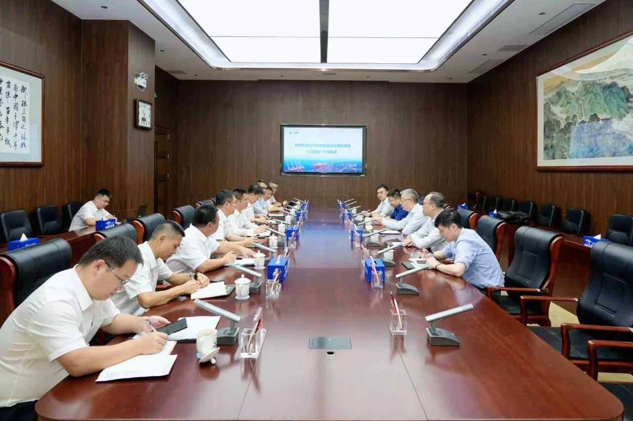 欧宝OB物流总司理庄菁雄一行赴广州港会见交流